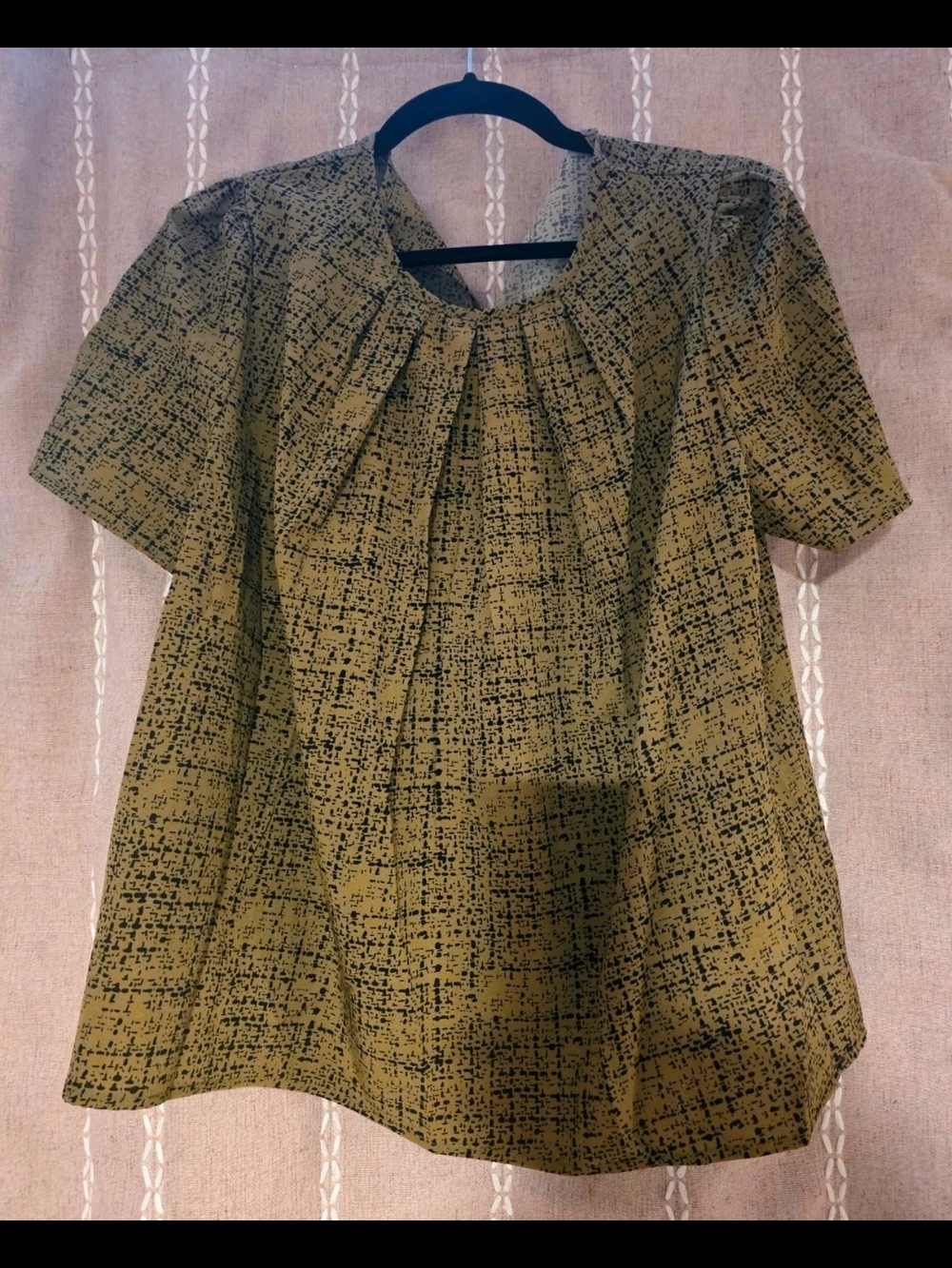 Textured Olive Green Short Sleeve Blouse
